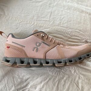 On Running Women's Blush and Taupe Sneakers Size 6.5